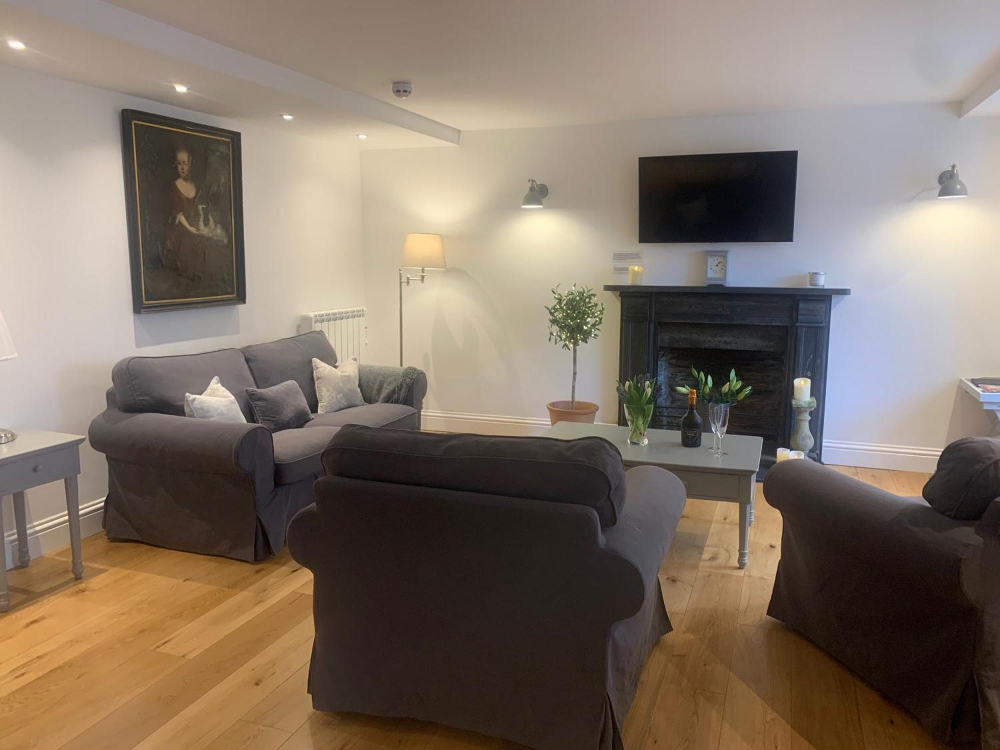 Georgian Holiday Apartment In بوسكاسِل المظهر الخارجي الصورة