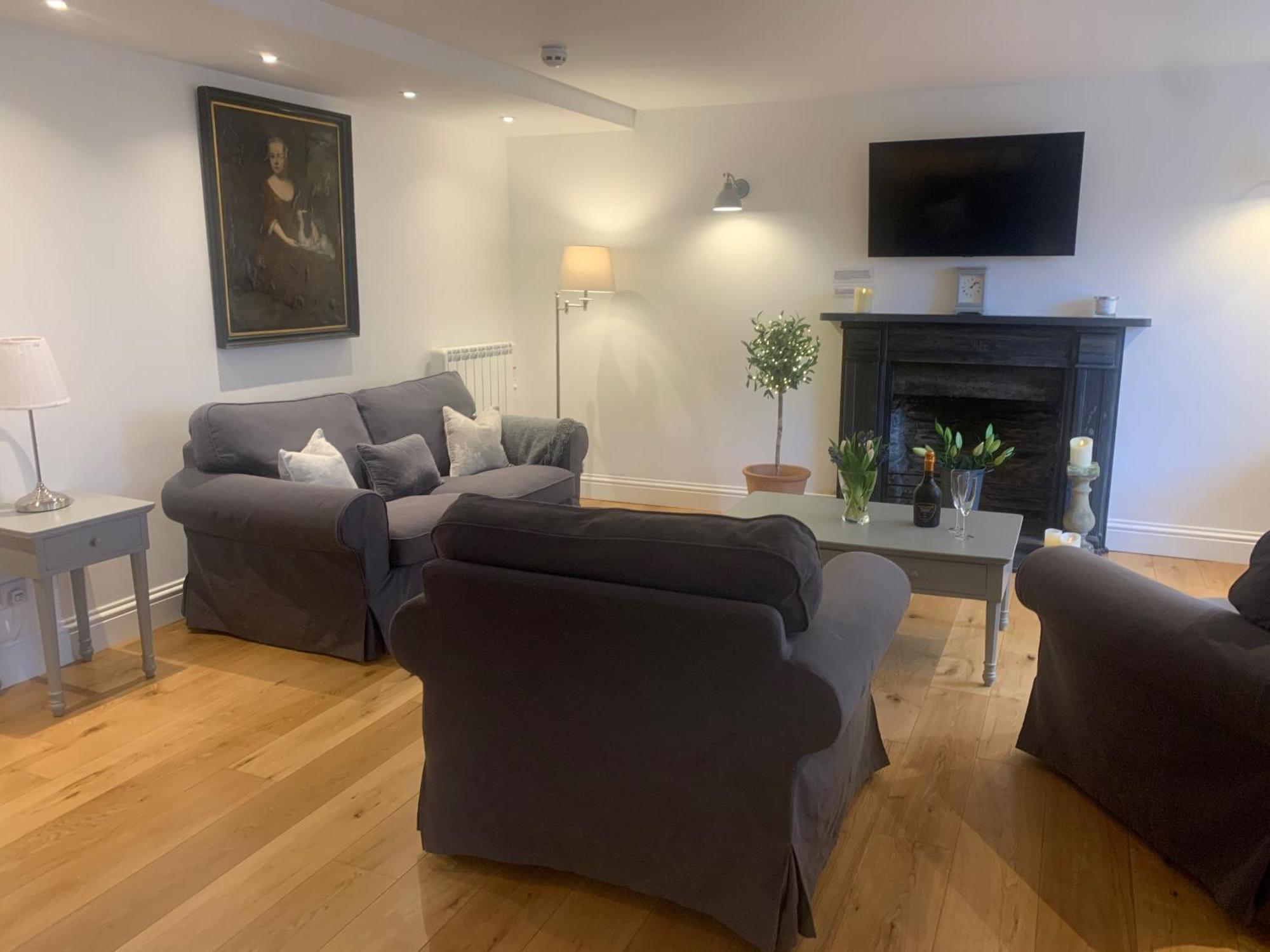 Georgian Holiday Apartment In بوسكاسِل المظهر الخارجي الصورة