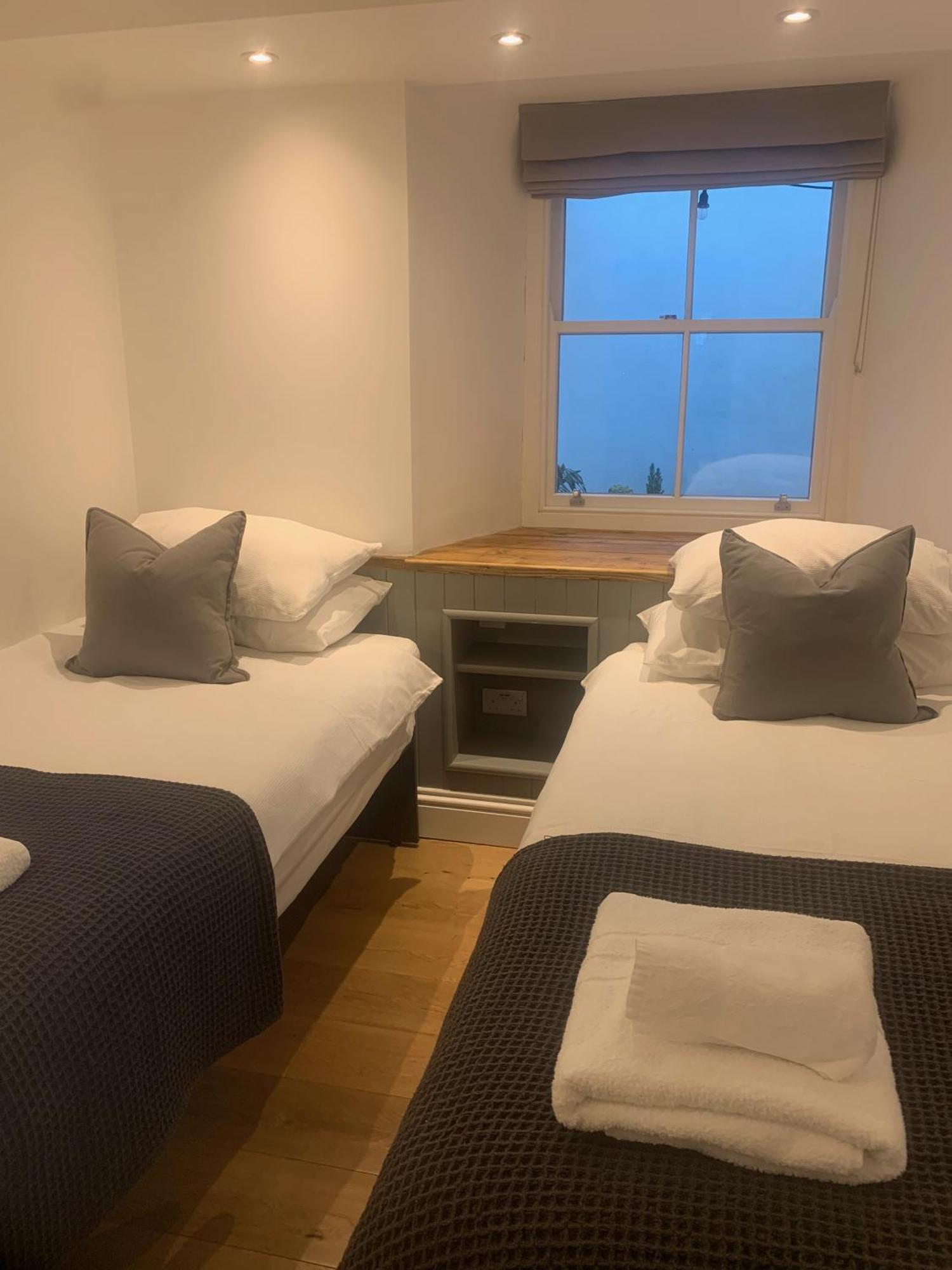 Georgian Holiday Apartment In بوسكاسِل المظهر الخارجي الصورة